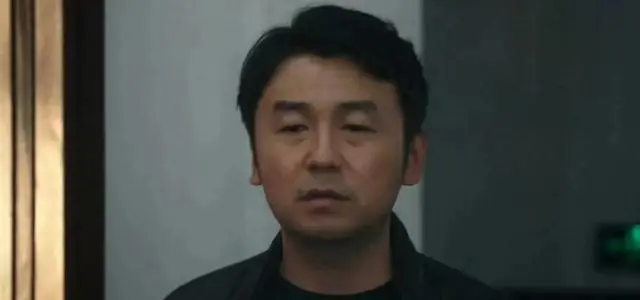 《低智商犯罪》5月4日爱奇艺首播，王骁田曦薇搭档破案 _ 海报