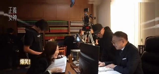 许绍雄遗作《正义女神》幕后花絮曝光，与佘诗曼父女互动真实自然 _ 剧照