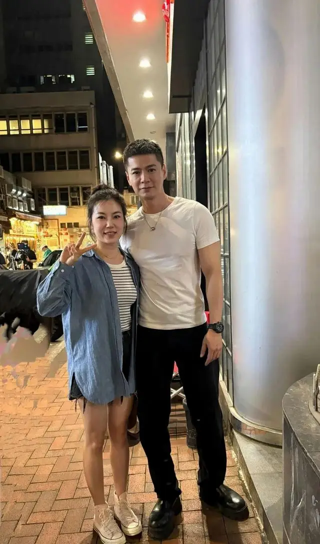 罗子溢TVB新剧《警是个大佬》一人分饰两角 _ 资讯配图