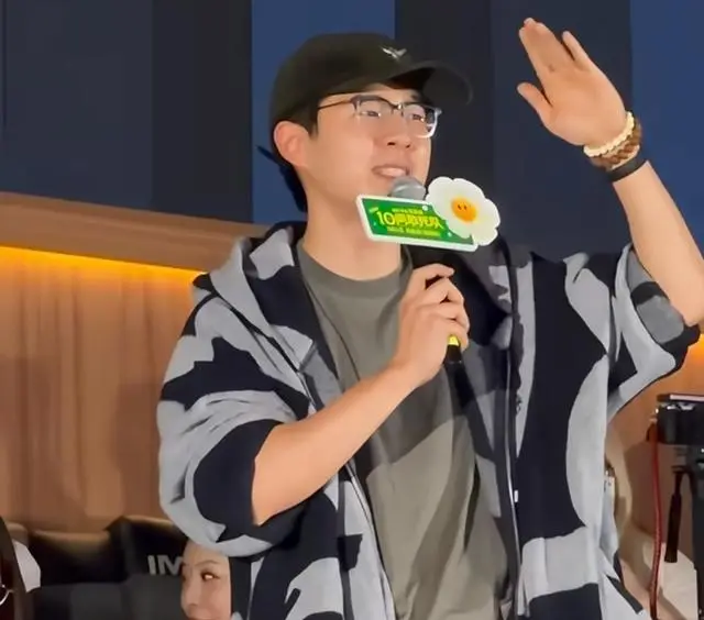 陈思诚新片北京首映 陈朵朵登台发言引全网关注 _ 剧照